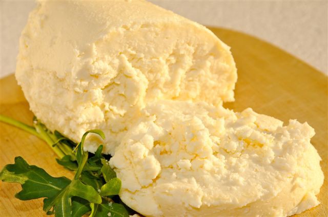 Rumänischer Burduf Käse aus Schafmilch und Kuhmilch unter Käse > aus Kuhmilch