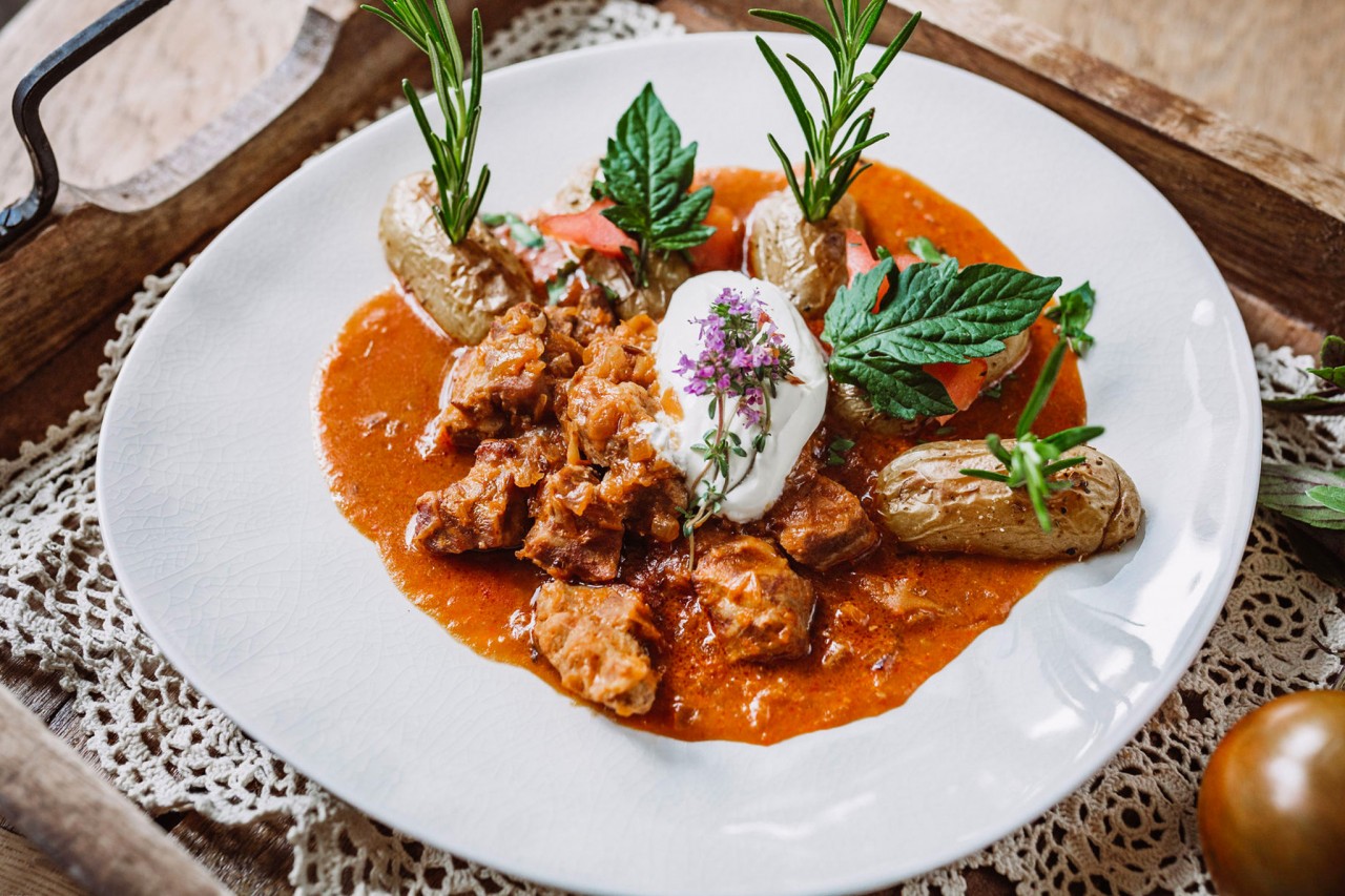 Szegediner Gulasch unter GenussGläschen