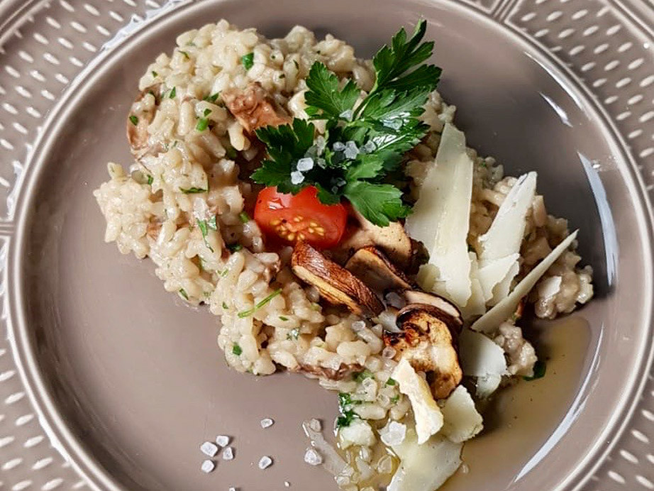 Waldpilzrisotto mit Steinpilzen und Champignons